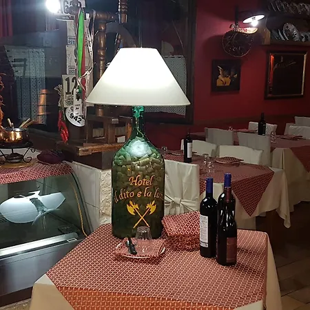 Il Dito E La Luna Hotel