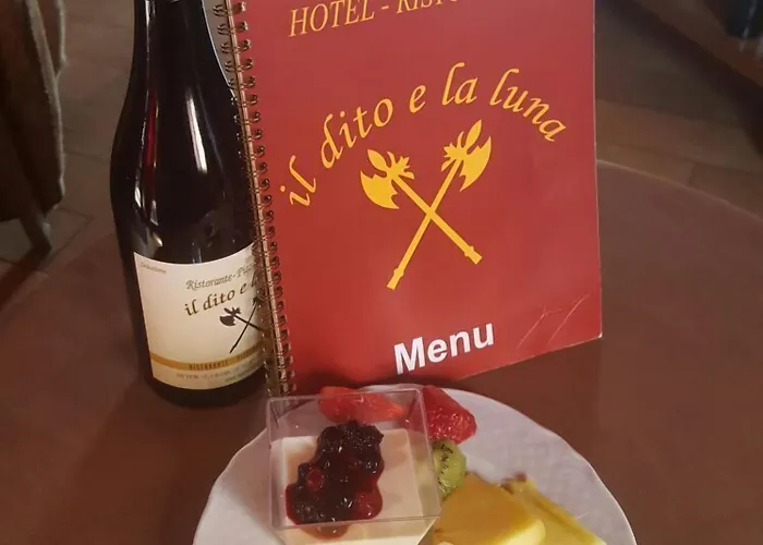 Hotel Il Dito E La Luna 2*