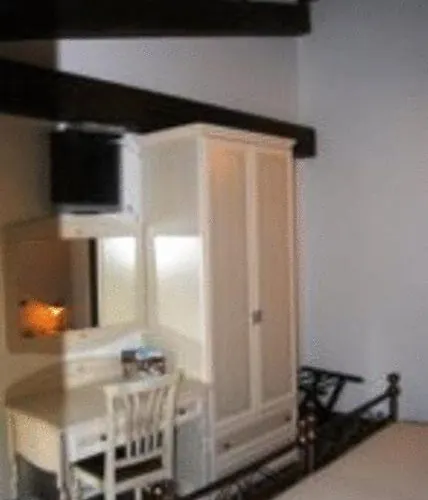 Hotel Il Dito E La Luna 2*